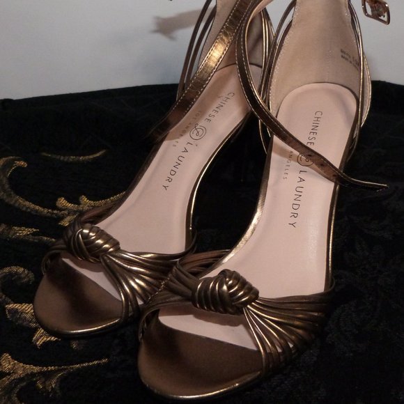 NWOT Size 5.5 Vintage Style - Bronze Chinese Laundry LA High Heels - Picture 1 of 4